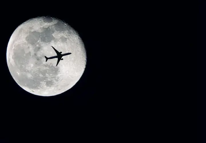 Jak zrobić zdjęcie Księżyca telefonem? Poradnik krok po kroku