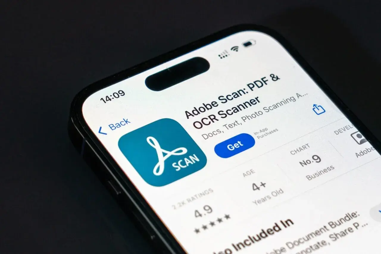 Ekran telefonu z aplikacją Adobe Scan. Ten skan pozwala na łatwe tworzenie PDFów i skanowanie dokumentów.