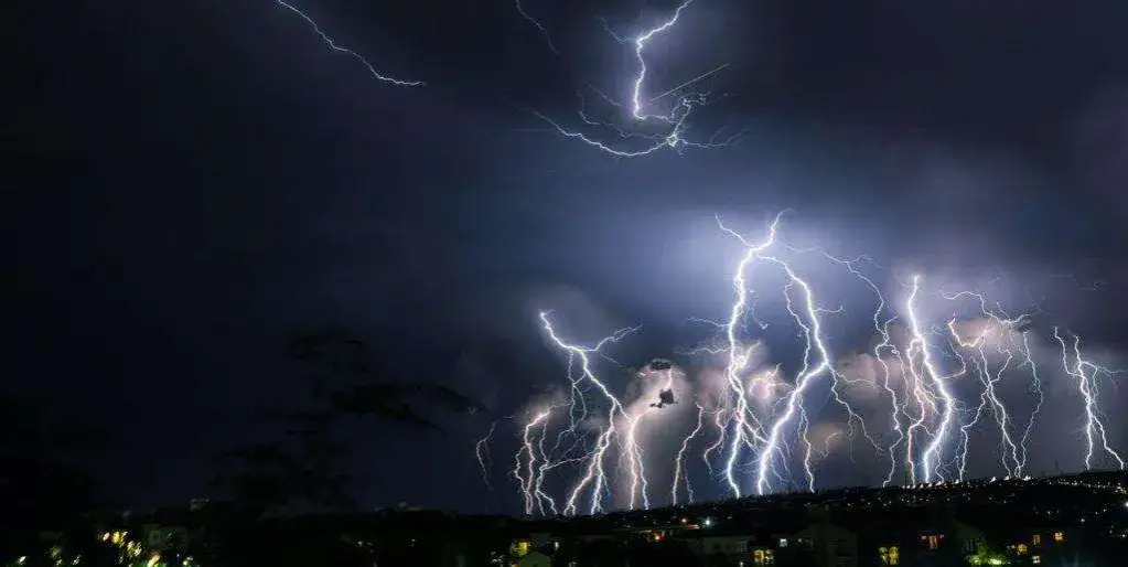 bezpieczne miejsce do fotografowania burzy